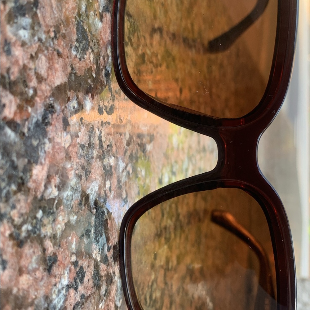 Burberry Black and White Sunglasses Accessories - Picture 2 of 3